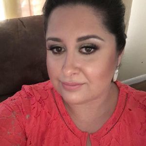 Meet your Posher, Elise